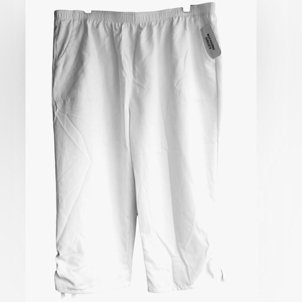 NWT Allison Daley Below-Knee White Pants Capris Elastic Waist Ruffle Legs
